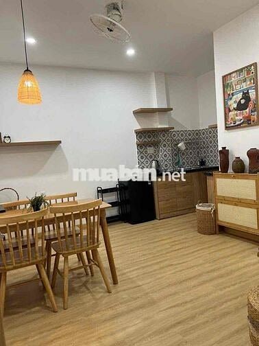 Cho thuê phòng full nội thất mặt tiền đường Tân Cảng sát chợ tàu điện