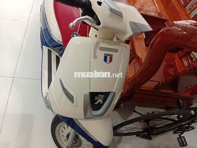 Peugeot Django Cổ điển Trắng, đỏ, xanh