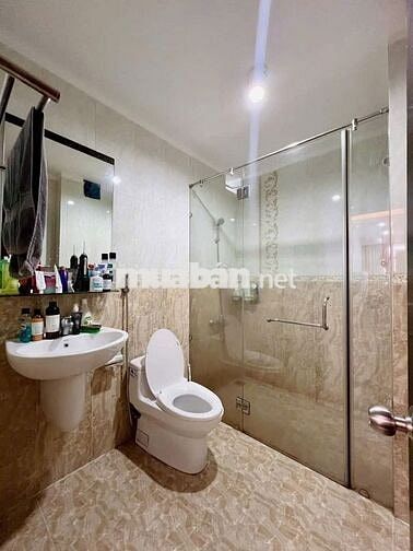 Bán căn hộ chung cư Cao ốc H2 phường Vĩnh Hội, Sổ hông lâu dài