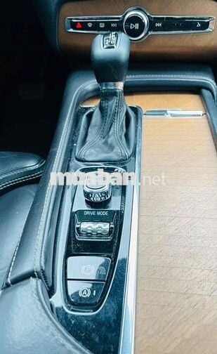 Volvo XC90 T6 2016 Nhập khẩu màu Đen