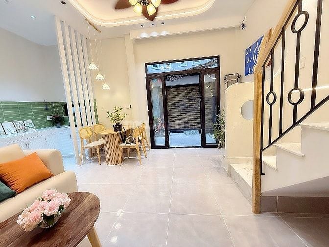BÁN Nhà phố hẻm xe hơi khu vực trung tâm Q5