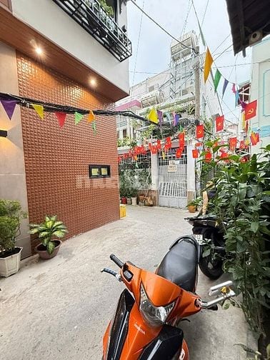BÁN Nhà phố hẻm xe hơi khu vực trung tâm Q5