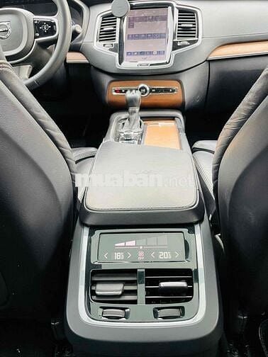 Volvo XC90 T6 2016 Nhập khẩu màu Đen