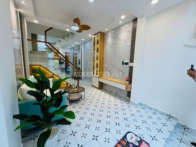 Bán nhà Hẻm xe hơi Phan Văn Trị, DT 46m2, 2 tầng, 3 Phòng ngủ, Mới, Ở 