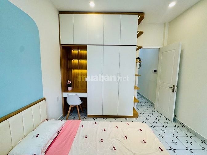 Bán nhà Hẻm xe hơi Phan Văn Trị, DT 46m2, 2 tầng, 3 Phòng ngủ, Mới, Ở 