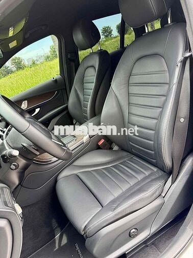 GLC 200 4Matic 2021 Trắng/ đen zin 5.5 vạn km đẹp.