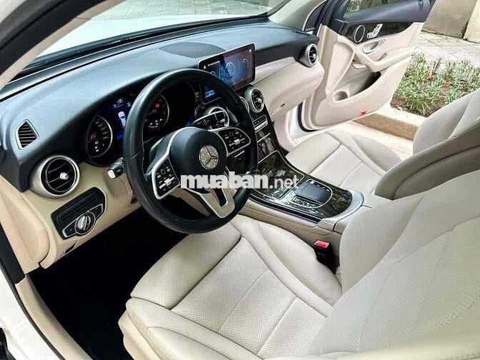 GLC200 4matic V1 2022 zin 3,8 vạn km siêu mới đẹp