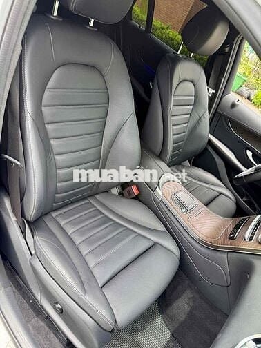 GLC 200 4Matic 2021 Trắng/ đen zin 5.5 vạn km đẹp.
