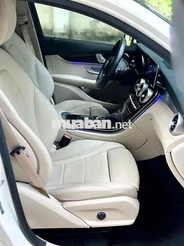 GLC200 4matic V1 2022 zin 3,8 vạn km siêu mới đẹp