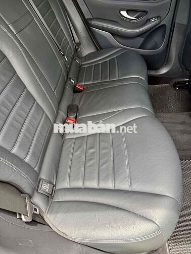GLC 200 4Matic 2021 Trắng/ đen zin 5.5 vạn km đẹp.