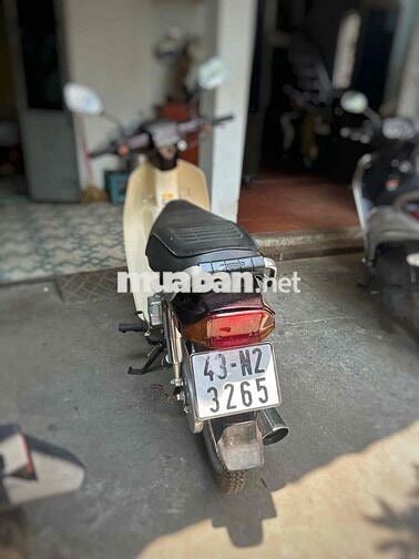 Honda Dream II Nâu kem Cổ điển