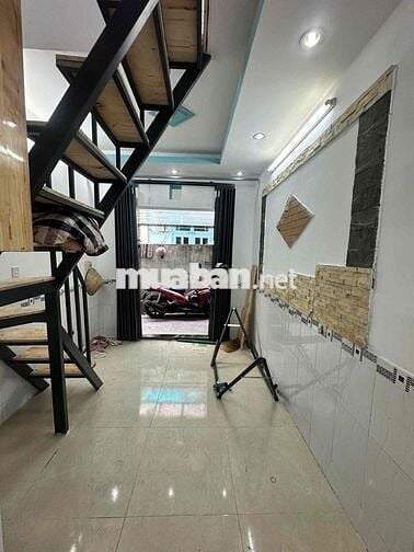 nhà ngay đối diện Chợ Minh Phát ngay Ngã Tư Ga sát Gò Vấp