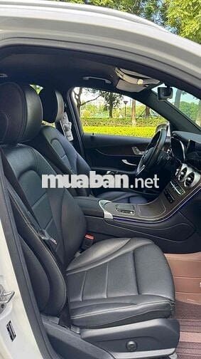 Siêu Cọp GLC200 4Matic sx 2022 chạy zin 1,7v km
