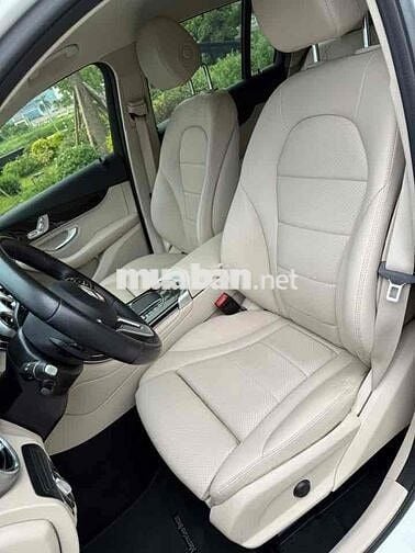 GLC200 4matic V1 2022 zin 3,8 vạn km siêu mới đẹp