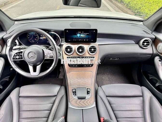 GLC 200 4Matic 2021 Trắng/ đen zin 5.5 vạn km đẹp.