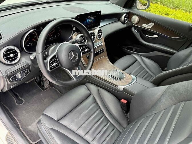 GLC 200 4Matic 2021 Trắng/ đen zin 5.5 vạn km đẹp.