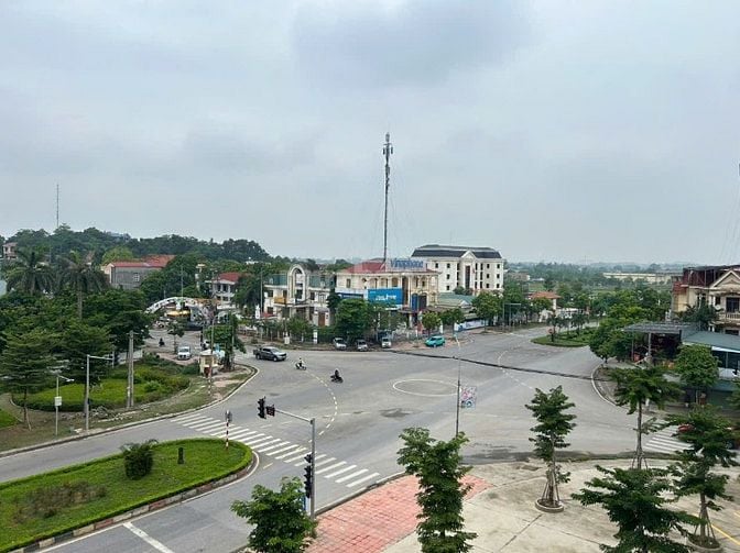 CHO THUÊ NHÀ KINH DOANH NGAY NGÃ TƯ TAM ĐẢO – TÂY THIÊN