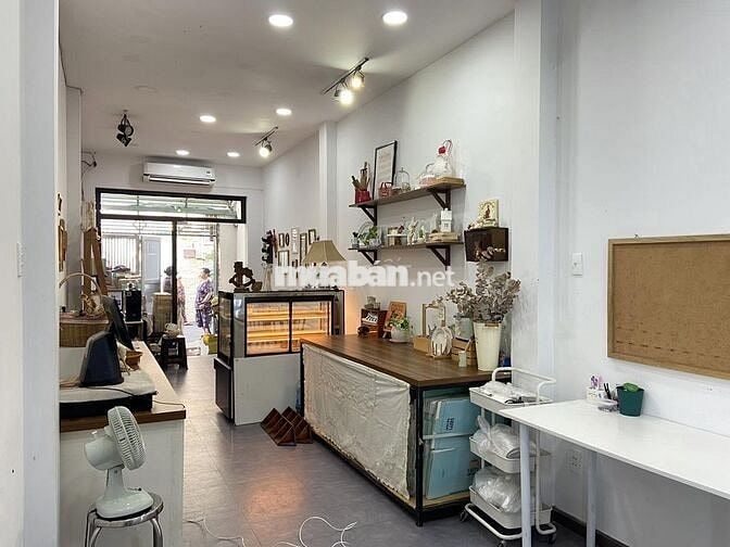 Nhà đặng văn ngữ hxh gần lê văn sỹ huỳnh văn bánh nhờ thờ ba chuông 