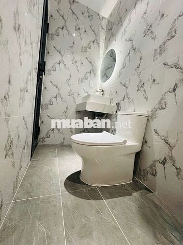 Nhà Q7, 35m2 thiết kế hiện đại Nhà mới dọn vào ở Liền. 
