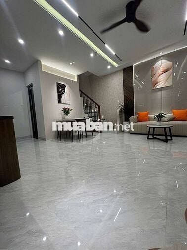 Nhà Q7, 35m2 thiết kế hiện đại Nhà mới dọn vào ở Liền. 