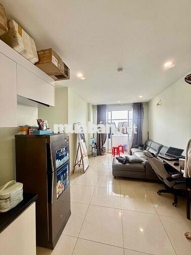 Căn góc 3PN có máy lạnh + Sofa + Rèm. Chỉ 8,5 tr/tháng