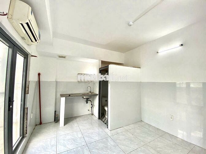 studio bancol riêng giá rẻ gần VLU IUH có thang máy