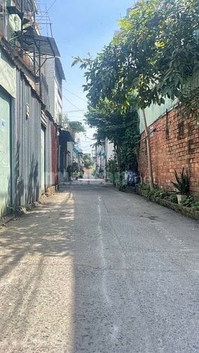 Đất rẻ- ngay Ngã 4 ga- đường Thạnh Lộc 16