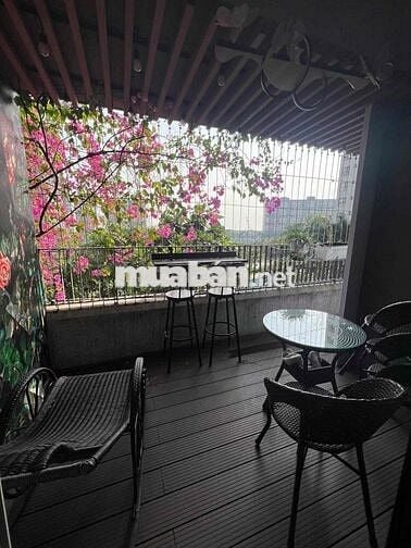 cho thuê căn hộ chung cư sân vườn 112m ngay Khu đô thị Mizuki