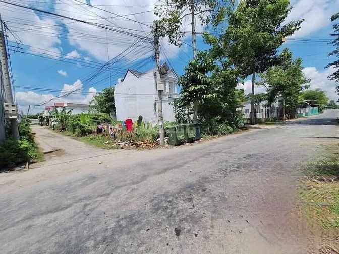 Bán nhà C4 chợ Chiều Tân Phú Trung dt 95,8m2 SHR giá 790 triệu