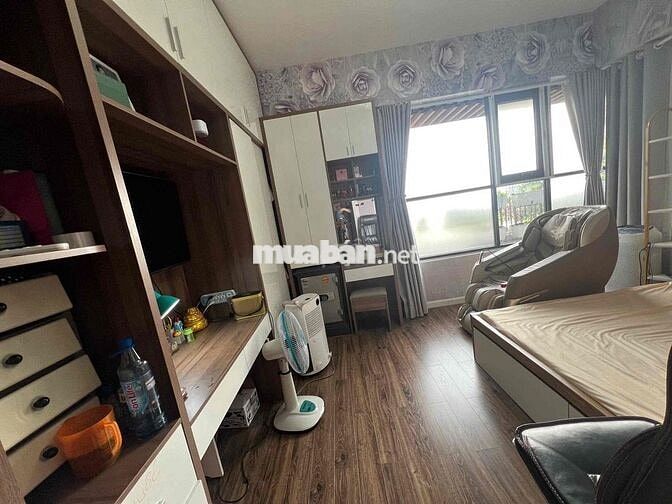 cho thuê căn hộ chung cư sân vườn 112m ngay Khu đô thị Mizuki