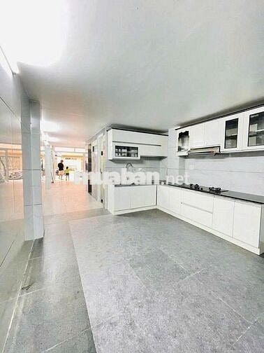 NHÀ ĐẸP HIỆN ĐẠI - 84B Hồ Bá Kiện, P.15, Q.10 - Thang Máy - DTSD400m2