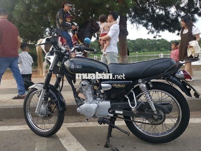 SYM Husky 125 Classic màu Đen
