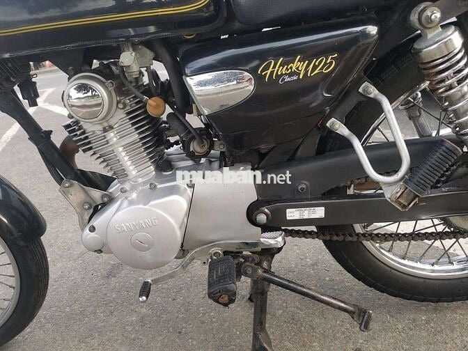 SYM Husky 125 Classic màu Đen