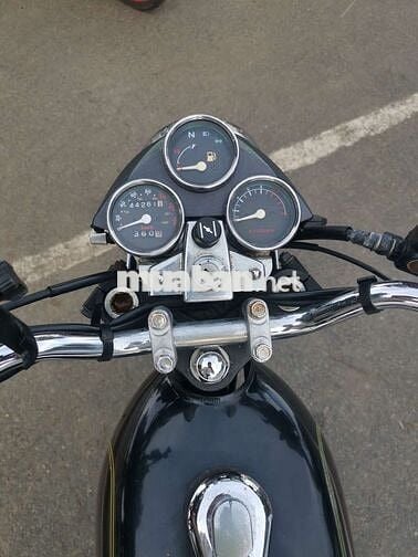 SYM Husky 125 Classic màu Đen