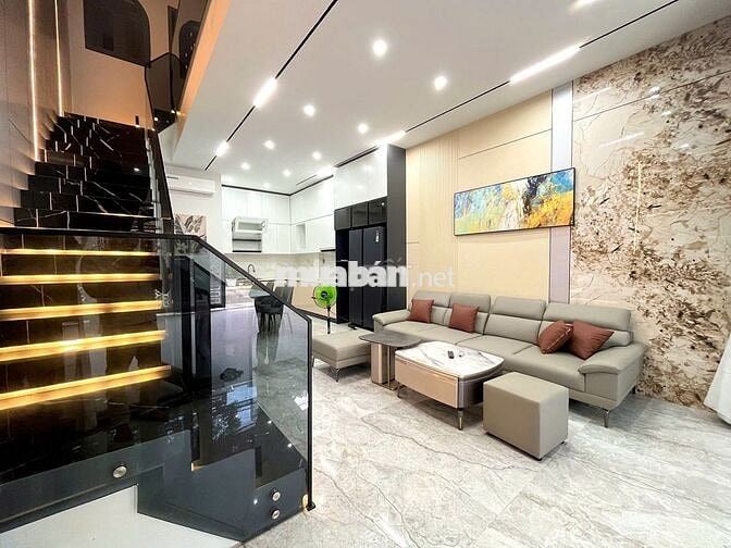 NHÀ 3 TẦNG MẶT TIỀN NGUYỄN CHÍCH- GẦN LÝ THÁI TÔNG