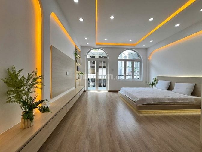 BÁN GẤP NHÀ 5 TẦNG HXH TRƯỜNG SA, PHÚ NHUẬN, Ô TÔ NGỦ TRONG NHÀ