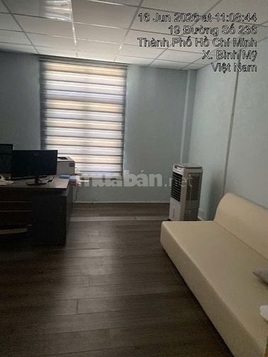 Cần bán nhà làm công ty kiêm kho hàng. Dt đất 385m2. dt sử dụng 550m2