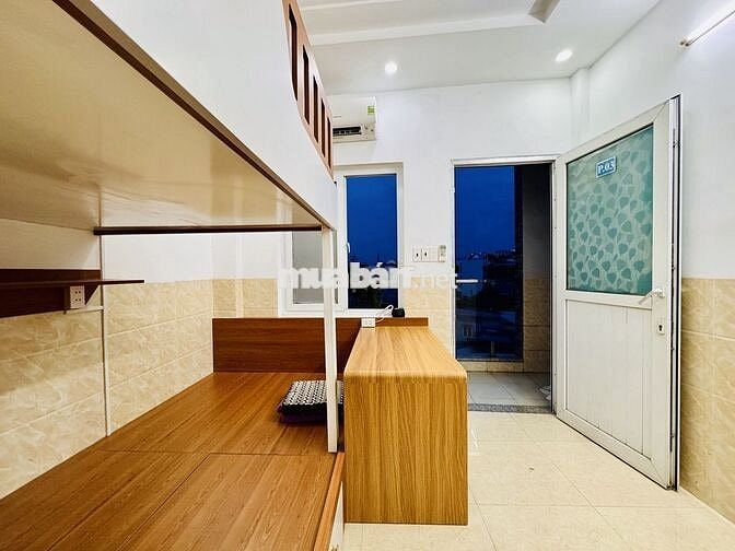 Ban công thoáng mát khu Đh Hutech GTVT Hồng Bàng