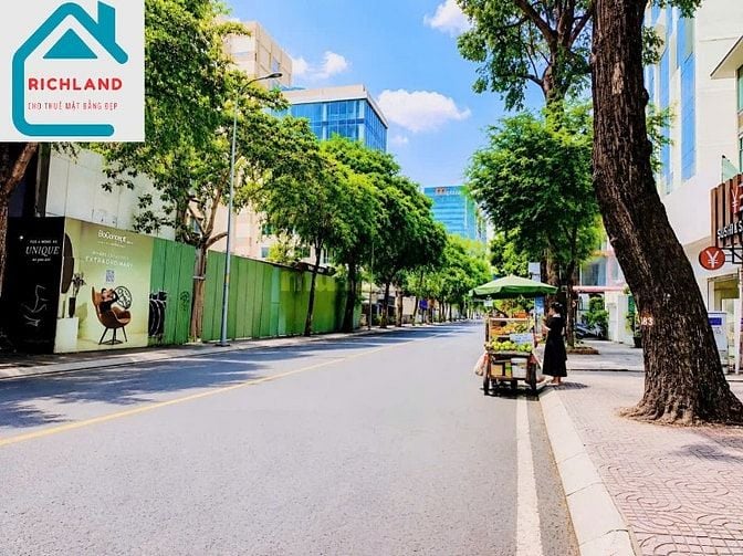 Cho thuê nhà MT 128A Hai Bà Trưng, P.Đa Kao, Q1_Diện tích 10x28m NH12m