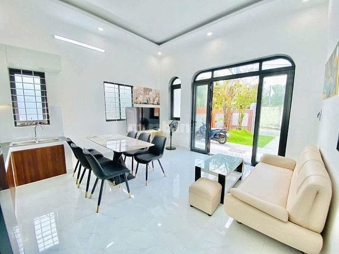 Bán nhà đẹp giá rẻ khu vực bình chánh