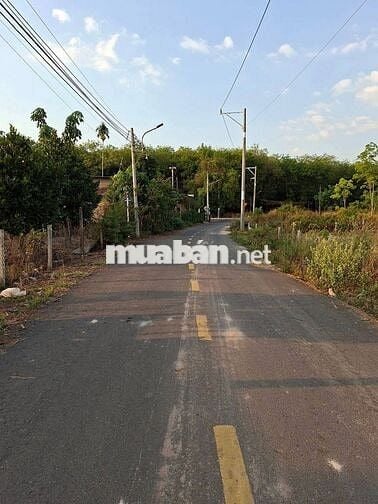 Bán lô đất 2800m tc 100m giá cực rẽ cho anh chi mua làm kho xưởng sx