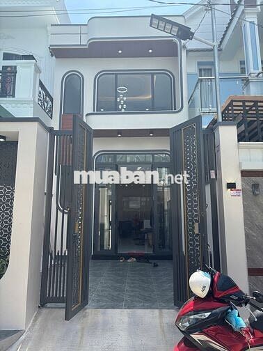 Nhà 4x21m, 1 lầu, 3PN, đường Liên xã, thị trấn Cần Giuộc, Long An.