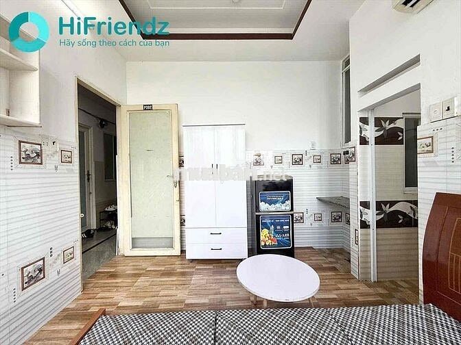 TRỐNG SẴN PHÒNG BAN CÔNG FULL NỘI THẤT NGAY CÔNG VIÊN LÀNH HOA