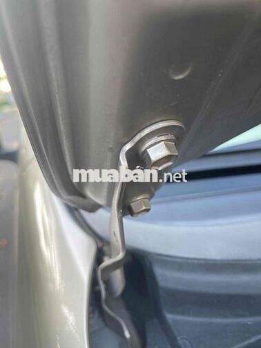 Toyota Innova 2011 Số sàn Vàng cát