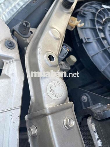 Toyota Innova 2011 Số sàn Vàng cát