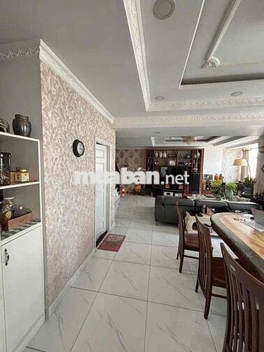 BÁN PENTHOUSE DUPLEX SKY GARDEN 3 PHÚ MỸ HƯNG - TRỆT + LẦU + ST