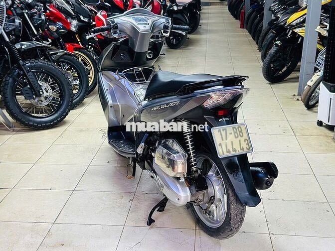 XE MÁY THỊNH PHÁT- AIR BLADE 125 MẮT CÚ BẠC 2015