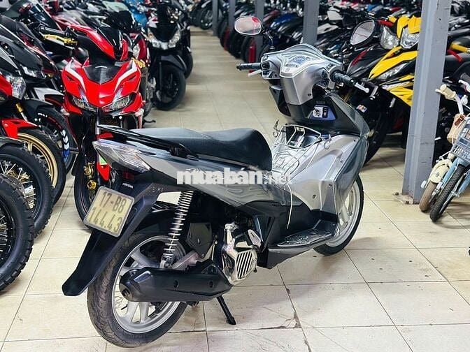 XE MÁY THỊNH PHÁT- AIR BLADE 125 MẮT CÚ BẠC 2015