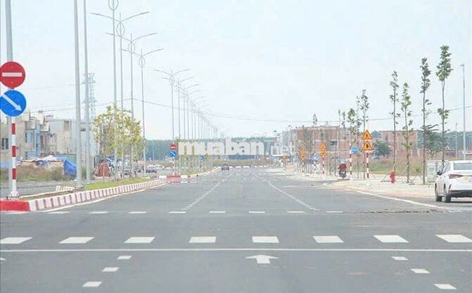 ĐẤT CÁCH SÂN BAY LONG THÀNH CHỈ 8P DI CHUYỂN-FULL THỔ CƯ-SỔ RIÊNG-1TY2