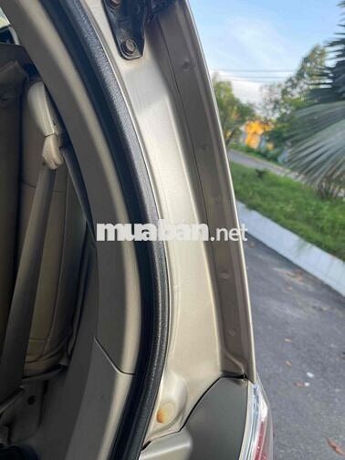 Toyota Innova 2011 Số sàn Vàng cát